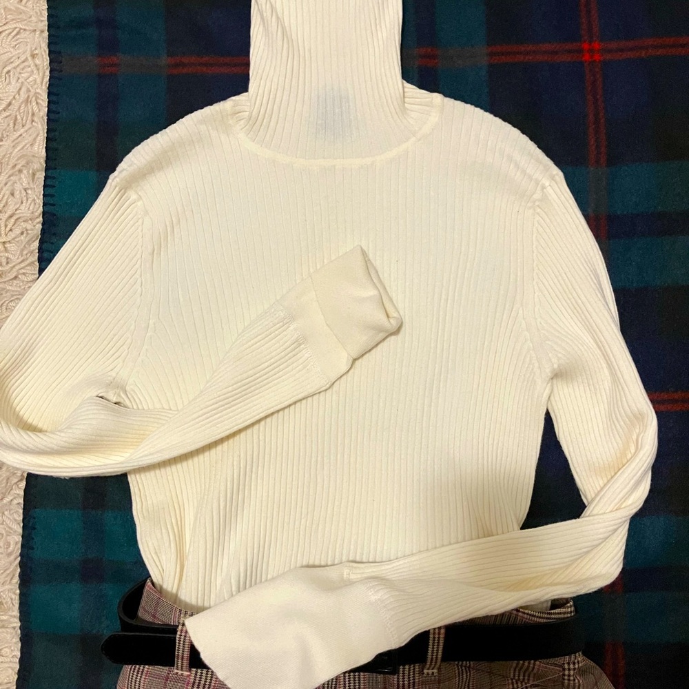 Turtleneck new without tag